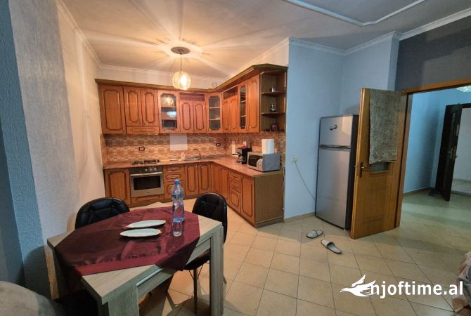 Shtepi me qera 1+1 ne Tirane - 35,000 Leke