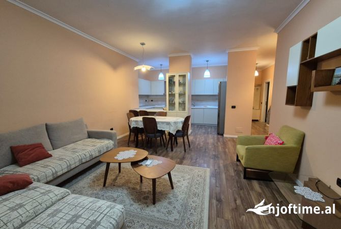 Shtepi me qera 2+1 ne Tirane - 2,000 Euro