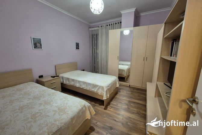 Shtepi me qera 2+1 ne Tirane - 2,000 Euro