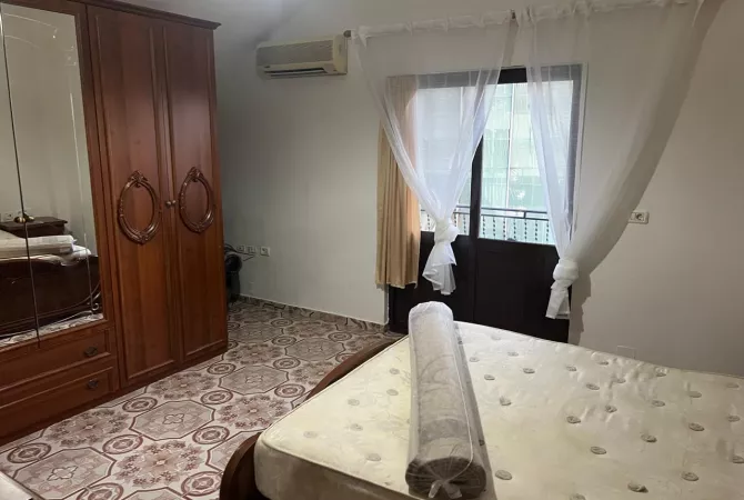 Shtepi me qera 2+1 ne Tirane - 40,000 Leke