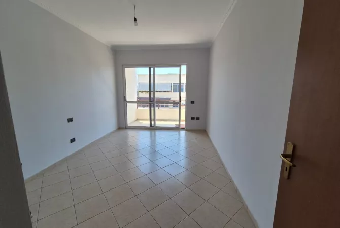 Shtepi ne shitje Apartament ne Tirane, 2+1, Mobilimi Bosh, pa mobiluar, Pagesa 128,000  Euro.