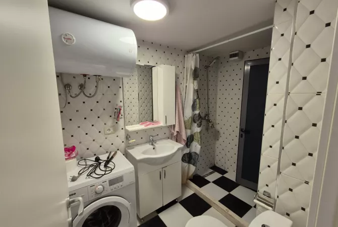 Shtepi ne shitje Apartament ne Tirane, 2+1, Mobilimi E mobiluar, Pagesa 165,000  Euro.