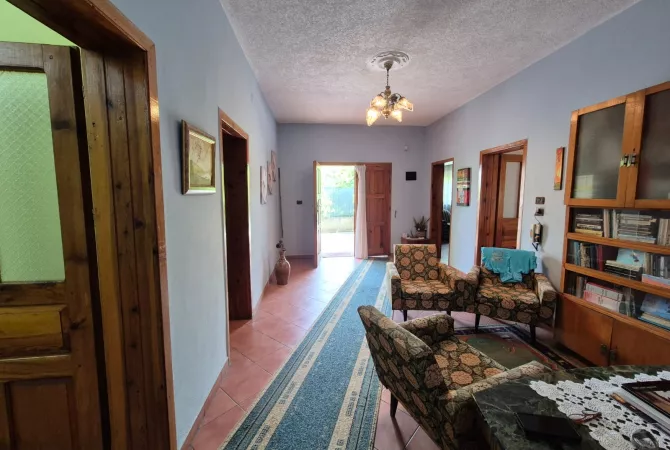 Shtepi ne shitje 4+1 ne Tirane - 235,000 Euro