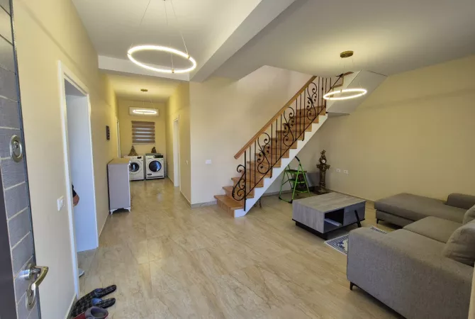 Shtepi ne shitje Shtepi Private ne Tirane, 4+1, Mobilimi Pjeserisht e mobiluar, Pagesa 485,000  Euro.