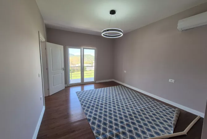 Shtepi ne shitje Shtepi Private ne Tirane, 4+1, Mobilimi Pjeserisht e mobiluar, Pagesa 485,000  Euro.