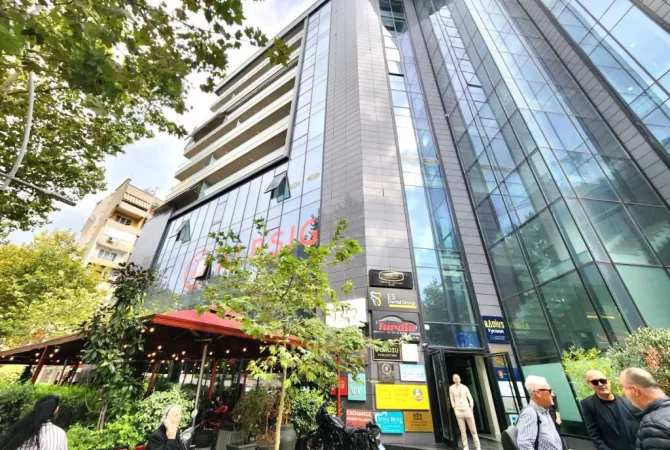 Business Property for Rent 2+1 in Tirana - 2,500 Euro