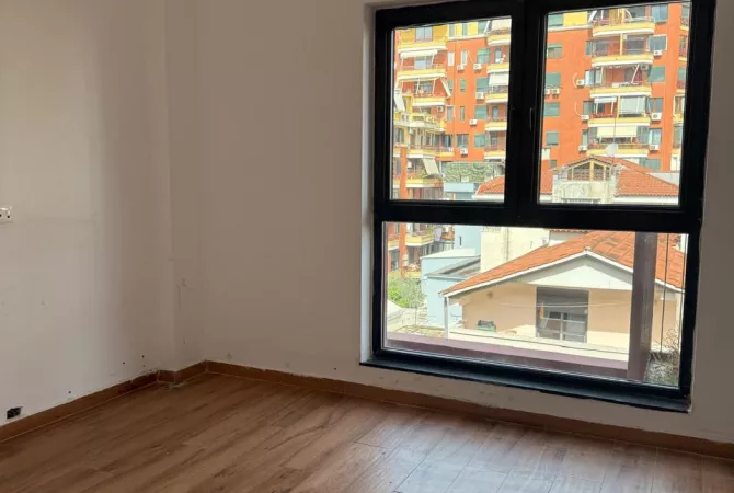 Jepen me qira 2 dublekse per zyra tek Tirana Garden Building!