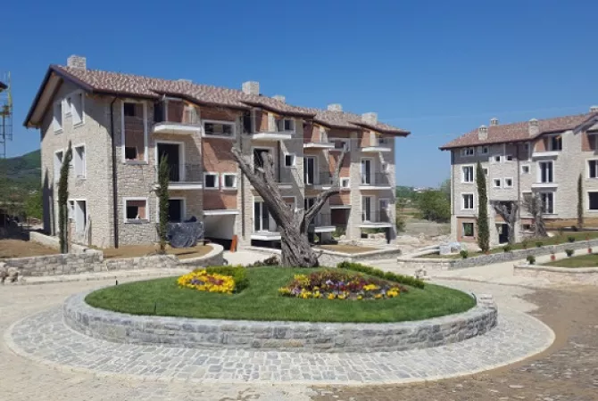 Shtepi me qera Apartament ne Tirane, 3+1, Mobilimi E mobiluar, Pagesa 2,000  Euro.