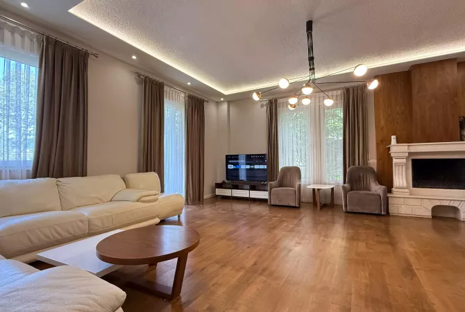 Shtepi me qera Apartament ne Tirane, 3+1, Mobilimi E mobiluar, Pagesa 2,000  Euro.