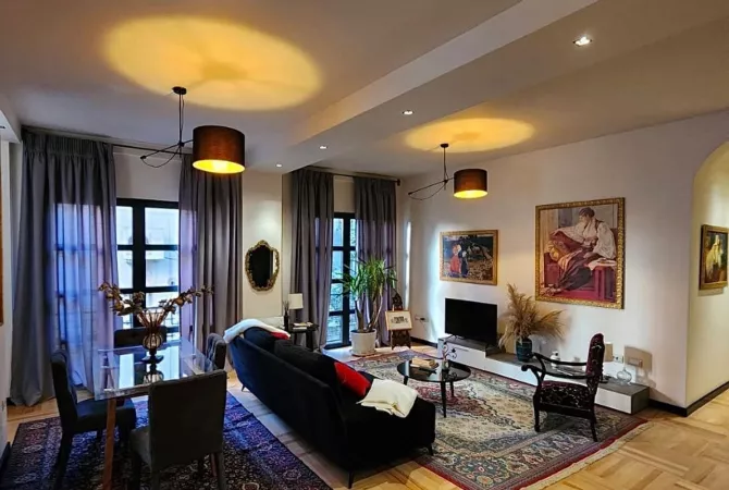 Shtepi me qera Apartament ne Tirane, 2+1, Mobilimi E mobiluar, Pagesa 700  Euro.