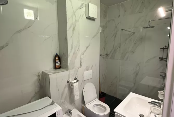 Shtepi me qera Apartament ne Tirane, 2+1, Mobilimi E mobiluar, Pagesa 800  Euro.