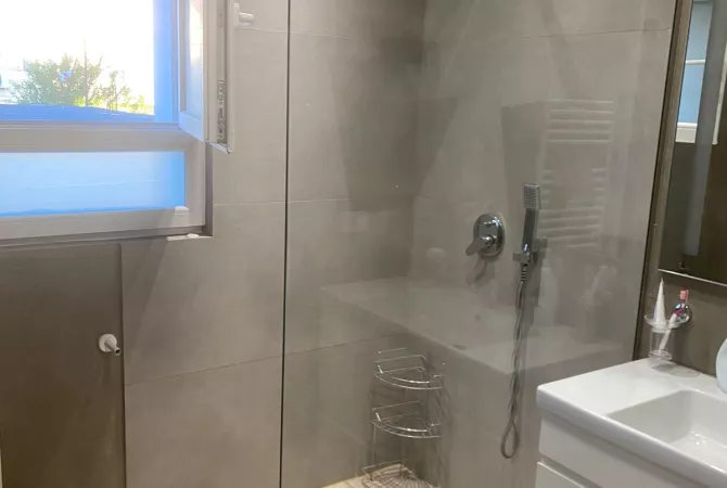 Shtepi me qera Apartament ne Tirane, 2+1, Mobilimi E mobiluar, Pagesa 550  Euro.