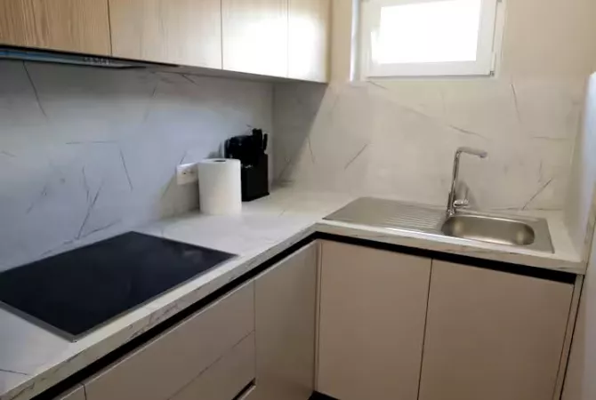 Shtepi me qera Apartament ne Tirane, 3+1, Mobilimi E mobiluar, Pagesa 800  Euro.