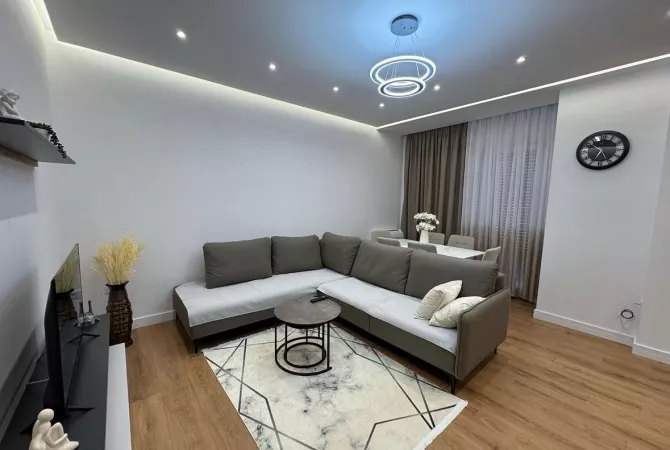 Shtepi me qera Apartament ne Tirane, 2+1, Mobilimi E mobiluar, Pagesa 700  Euro.