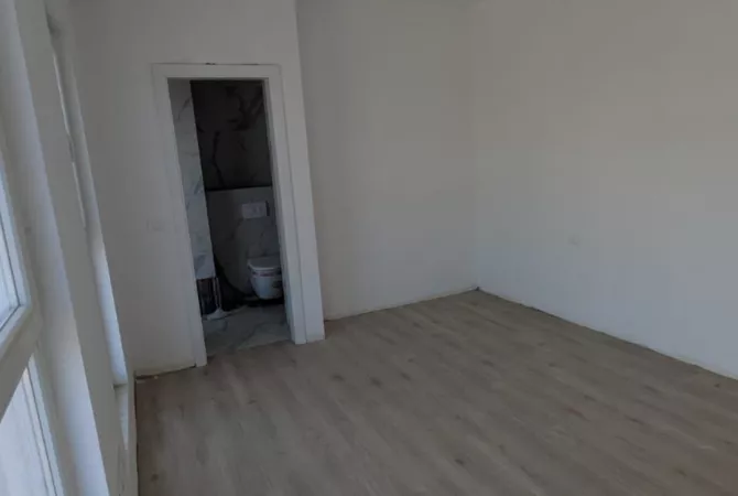 Shtepi me qera 2+1 ne Tirane - 1,700 Euro