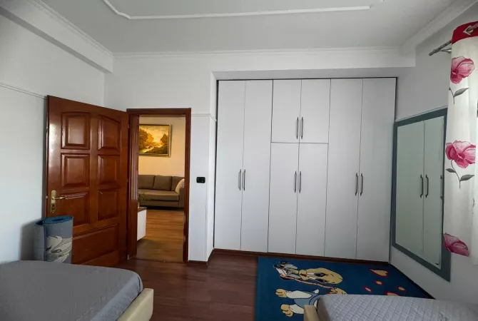 Shtepi me qera Apartament ne Tirane, 2+1, Mobilimi E mobiluar, Pagesa 550  Euro.