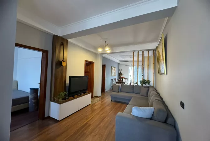 Shtepi me qera Apartament ne Tirane, 2+1, Mobilimi E mobiluar, Pagesa 550  Euro.