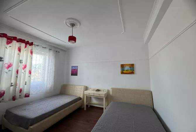 Shtepi me qera Apartament ne Tirane, 2+1, Mobilimi E mobiluar, Pagesa 550  Euro.