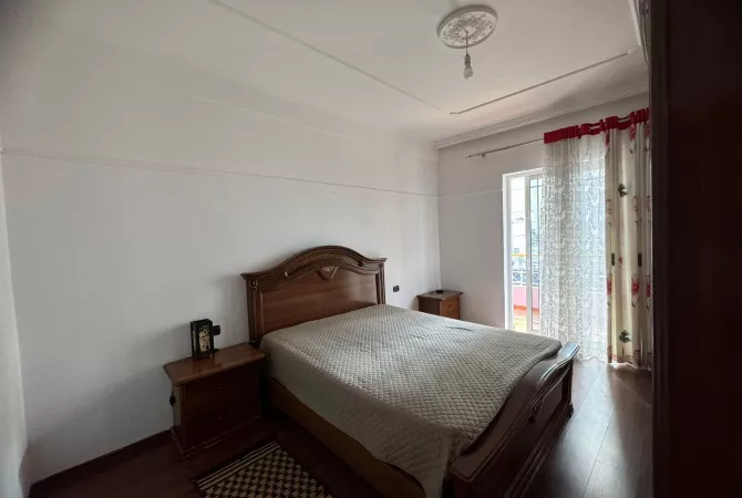 Shtepi me qera Apartament ne Tirane, 2+1, Mobilimi E mobiluar, Pagesa 550  Euro.
