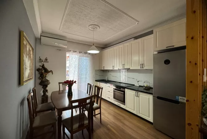 Shtepi me qera Apartament ne Tirane, 2+1, Mobilimi E mobiluar, Pagesa 550  Euro.