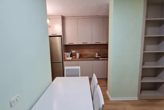 Shtepi me qera Apartament ne Tirane, 2+1, Mobilimi E mobiluar, Pagesa 550  Euro.