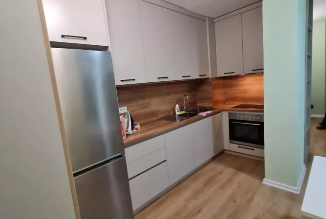 Shtepi me qera Apartament ne Tirane, 2+1, Mobilimi E mobiluar, Pagesa 550  Euro.