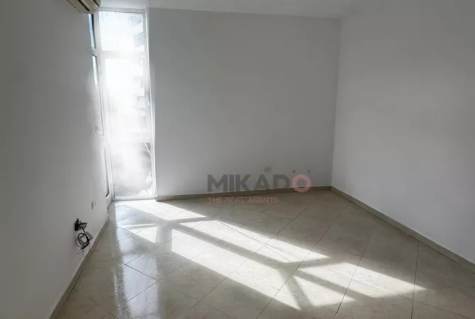 Shtepi me qera 3+1 ne Tirane - 1,200 Euro