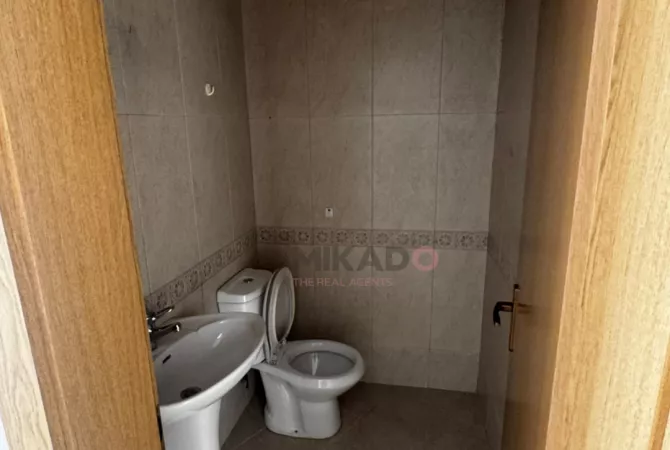 Shtepi me qera 3+1 ne Tirane - 1,200 Euro