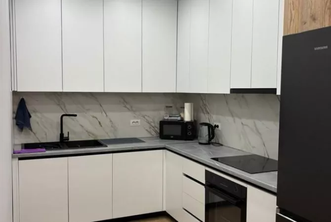 Shtepi me qera Apartament ne Tirane, 2+1, Mobilimi E mobiluar, Pagesa 650  Euro.