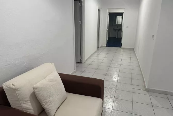 Shtepi me qera 2+1 ne Tirane - 500 Euro
