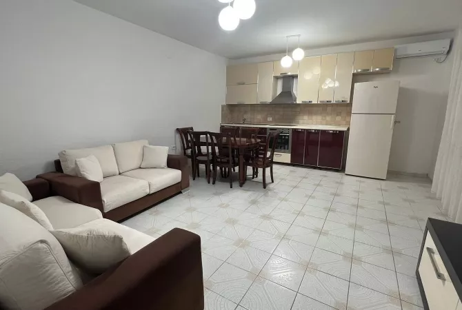 Shtepi me qera Apartament ne Tirane, 2+1, Mobilimi E mobiluar, Pagesa 500  Euro.