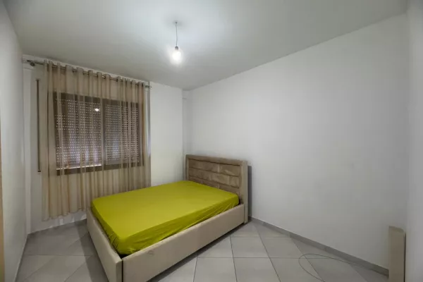Shtepi me qera Apartament ne Tirane, 3+1, Mobilimi E mobiluar, Pagesa 650  Euro.