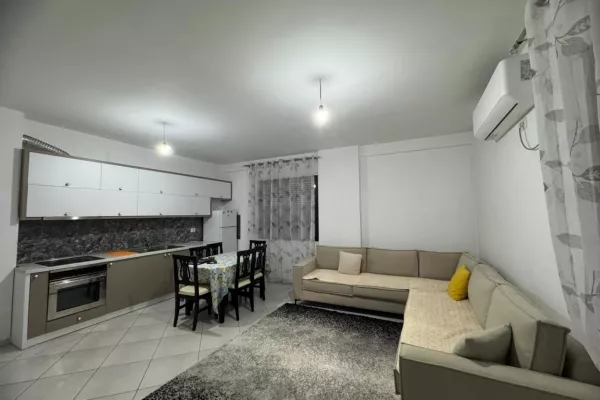 Shtepi me qera Apartament ne Tirane, 3+1, Mobilimi E mobiluar, Pagesa 650  Euro.