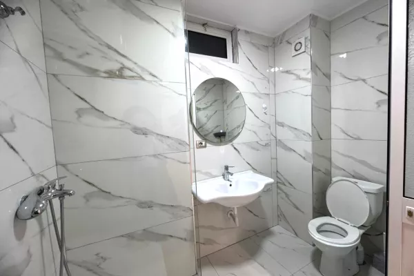 Shtepi me qera Apartament ne Tirane, 1+1, Mobilimi E mobiluar, Pagesa 500  Euro.