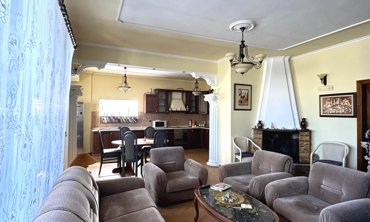 Appartamento in affitto a Tirana 2+1, Arredato