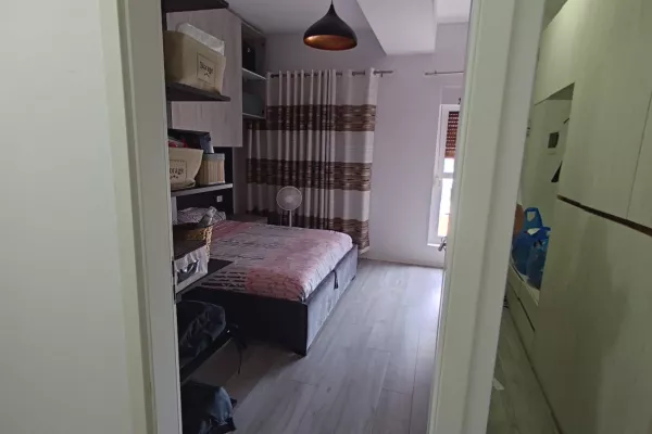 Shtepi ne shitje Apartament ne Tirane, 2+1, Mobilimi E mobiluar, Pagesa 170,000  Euro.