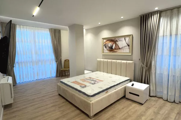 Shtepi me qera 2+1 ne Tirane - 1,300 Euro