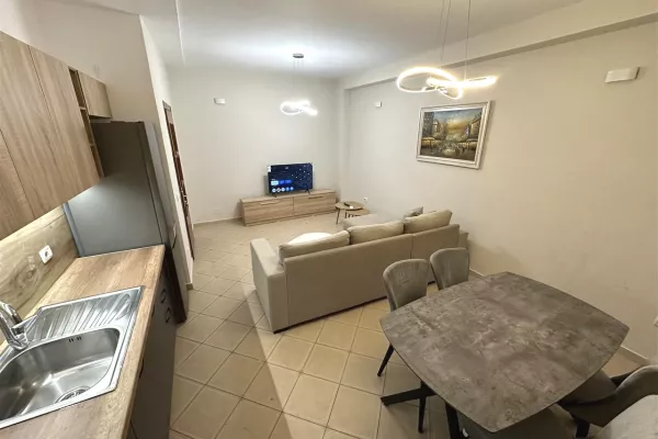 Shtepi me qera Apartament ne Tirane, 2+1, Mobilimi E mobiluar, Pagesa 550  Euro.