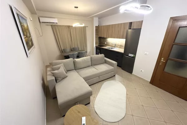 Shtepi me qera Apartament ne Tirane, 2+1, Mobilimi E mobiluar, Pagesa 550  Euro.
