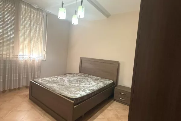 Shtepi me qera Apartament ne Tirane, 2+1, Mobilimi E mobiluar, Pagesa 700  Euro.