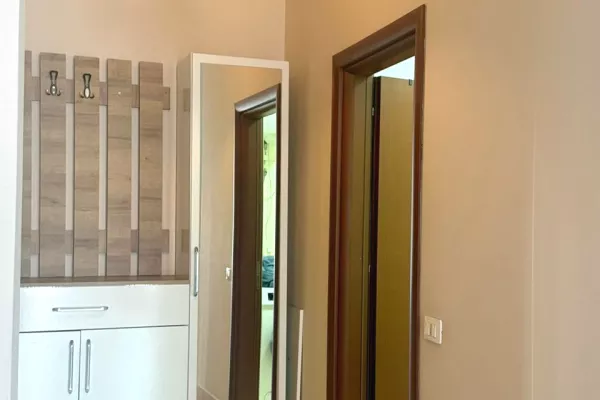 Shtepi me qera Apartament ne Tirane, 2+1, Mobilimi E mobiluar, Pagesa 700  Euro.