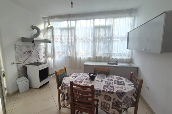 Shtepi me qera 1+1 ne Tirane - 350 Euro