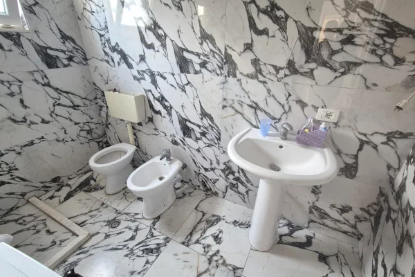 Shtepi me qera 1+1 ne Tirane - 350 Euro