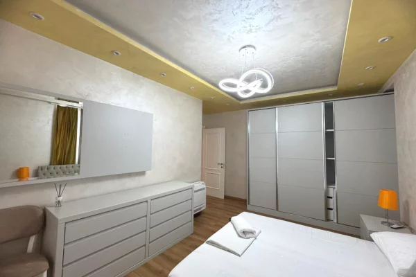 Shtepi me qera Apartament ne Tirane, 2+1, Mobilimi E mobiluar, Pagesa 1,000  Euro.