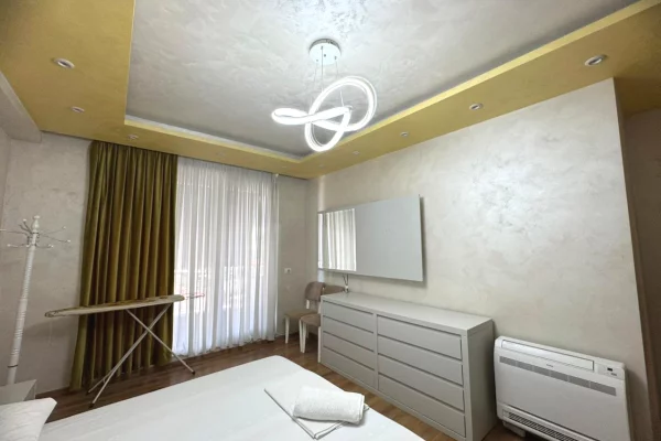 Shtepi me qera Apartament ne Tirane, 2+1, Mobilimi E mobiluar, Pagesa 1,000  Euro.