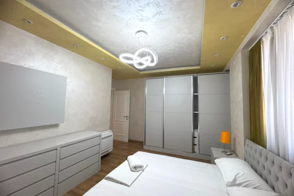 Shtepi me qera Apartament ne Tirane, 2+1, Mobilimi E mobiluar, Pagesa 1,000  Euro.