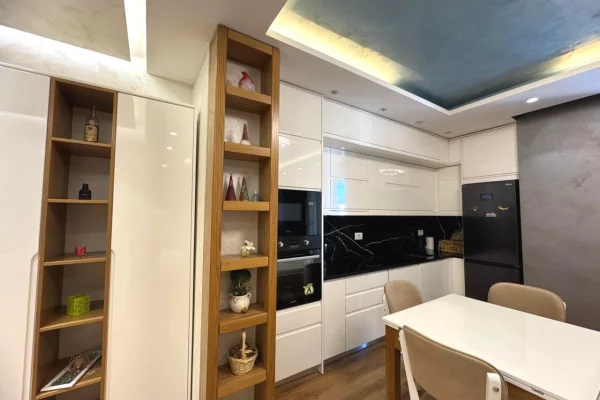Shtepi me qera Apartament ne Tirane, 2+1, Mobilimi E mobiluar, Pagesa 1,000  Euro.