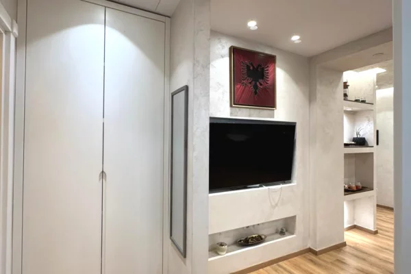 Shtepi me qera Apartament ne Tirane, 2+1, Mobilimi E mobiluar, Pagesa 1,000  Euro.