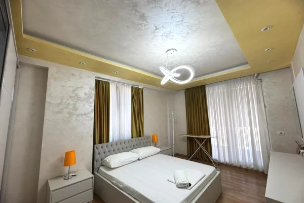 Shtepi me qera Apartament ne Tirane, 2+1, Mobilimi E mobiluar, Pagesa 1,000  Euro.