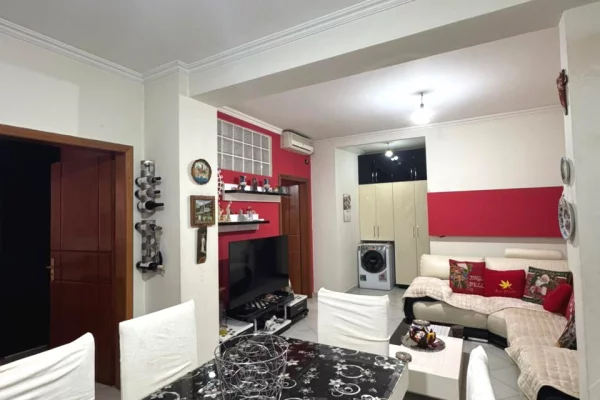 Shtepi me qera 2+1 ne Tirane - 550 Euro